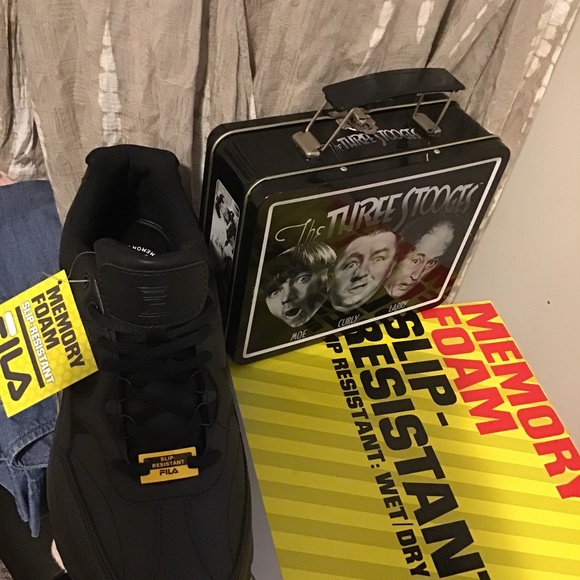 Fila Other - 🔥SALE! NIB, Fila , memory foam and slip resistant, size 11, work or play🔥🤩🤩